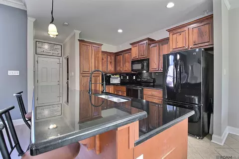 Kitchen - 31025 Lake Spring Dr, Walker, LA 70785 photo 2 of 7