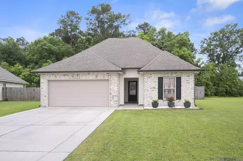 13726 Acacia Ct, Denham Springs, LA 70726