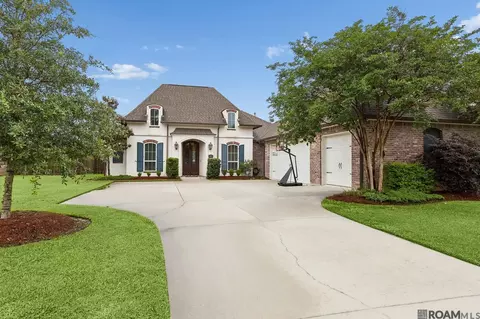 16094 Redstone Dr, Pride, LA 70770