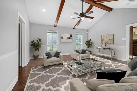 Living - 1437 Mchugh Rd, Baker, LA 70714 photo 3 of 4