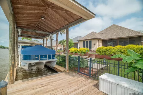 21123 Waterfront East Dr, Maurepas, LA 70449