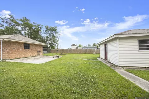 Exterior - 18875 La Hwy 22, Maurepas, LA 70449 photo 2 of 3