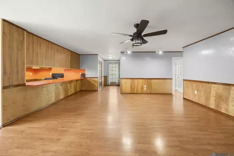 Living - 18875 La Hwy 22, Maurepas, LA 70449 photo 2 of 3