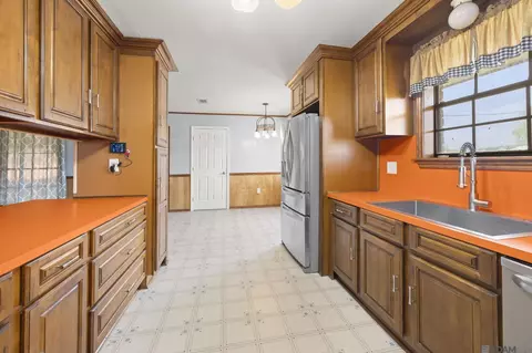 Kitchen - 18875 La Hwy 22, Maurepas, LA 70449 photo 2 of 2