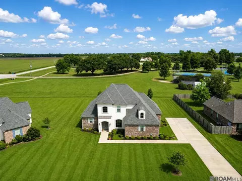 209 Amelia Ct, New Roads, LA 70760