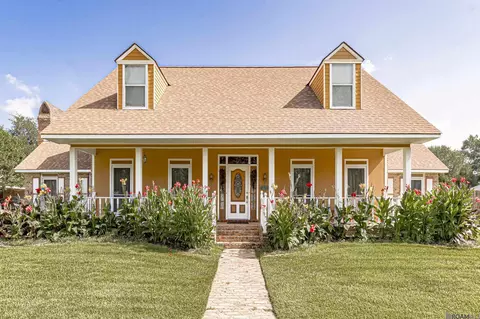 12111 N Lake Sherwood Ave, Baton Rouge, LA 70816