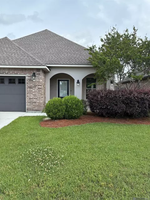 37252 Market Place Dr, Prairieville, LA 70769