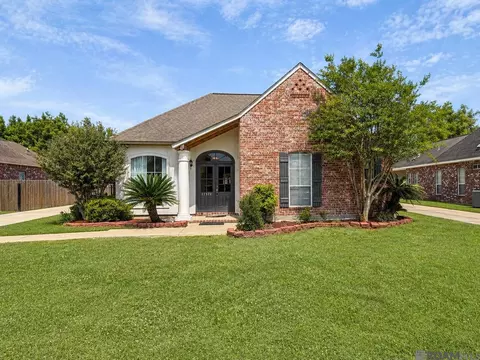 17371 Lake Azalea Dr, Baton Rouge, LA 70817