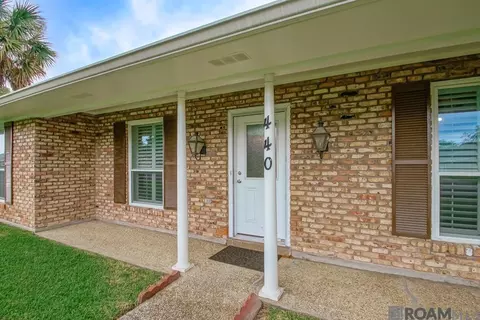 440 Chesterfield Dr, Baton Rouge, LA 70815