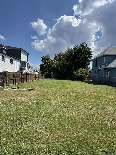 6423 Arts St, New Orleans, LA 70122