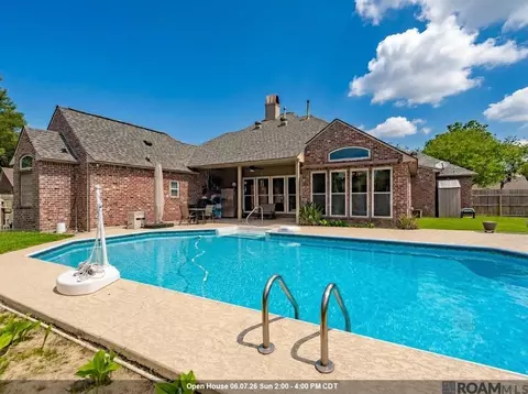 38313 Oakleigh Ln, Prairieville, LA 70769