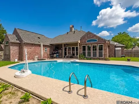 38313 Oakleigh Ln, Prairieville, LA 70769