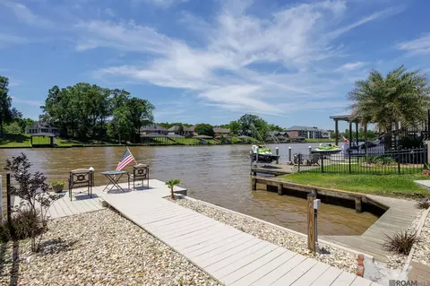 12373 Home Port Dr, Maurepas, LA 70449