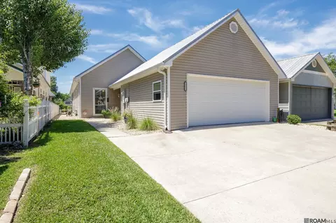 12373 Home Port Dr, Maurepas, LA 70449