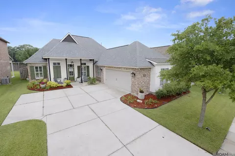 3135 Meadow Grove Ave, Zachary, LA 70791