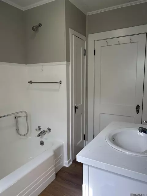 Bath - 13332 Plank Rd, Baker, LA 70714 photo 1 of 1