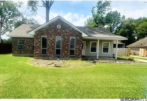 3526 Redbud Dr, Zachary, LA 70791