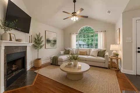 Living - 70433 J St, Covington, LA 70433 photo 2 of 3