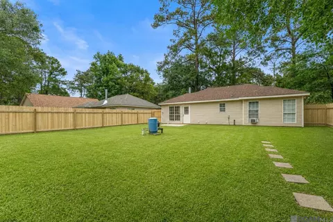 Exterior - 70433 J St, Covington, LA 70433 photo 2 of 2
