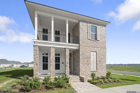 13847 Golden Holly Ln, Baton Rouge, LA 70810