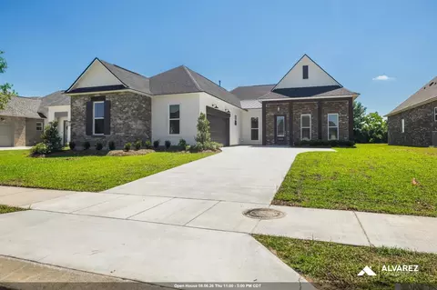 9933 Oak Colony Dr, Baton Rouge, LA 70817