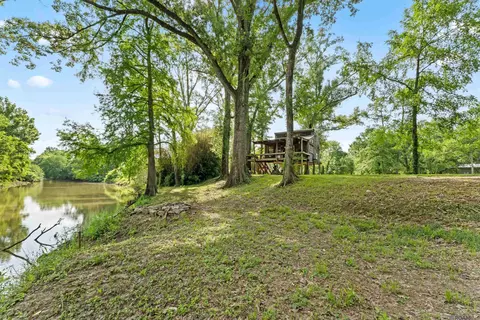 39336 Camp Dr, Prairieville, LA 70769