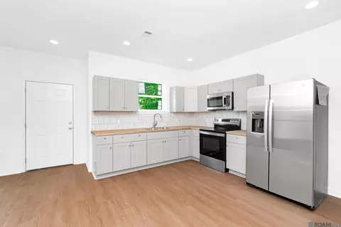 Kitchen - 1555 Robinson St, Baker, LA 70714 photo 2 of 3