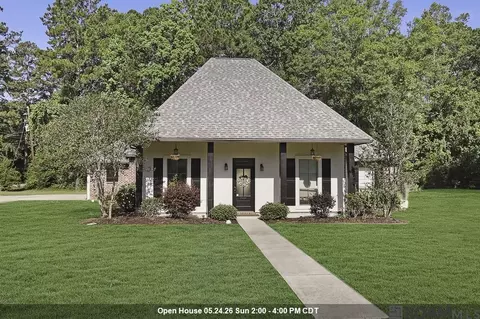 29407 Preston Pointe Dr, Livingston, LA 70754
