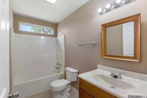 Bath - 26293 Riverscape Dr, Springfield, LA 70462 photo 3 of 3