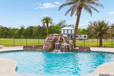 Exterior - 26293 Riverscape Dr, Springfield, LA 70462 photo 5 of 5