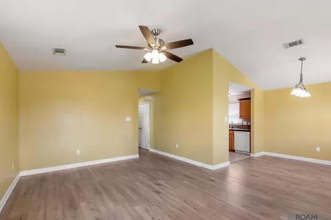 Living - 26293 Riverscape Dr, Springfield, LA 70462 photo 2 of 3