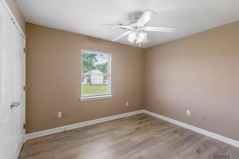 Bedroom - 26293 Riverscape Dr, Springfield, LA 70462 photo 2 of 2