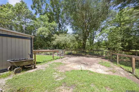 Exterior - 18003 Faller Rd, Tickfaw, LA 70466 photo 9 of 11