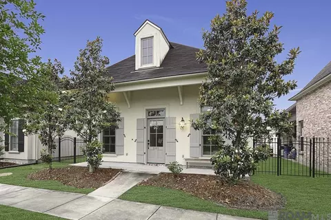 2867 Lago Ln, Baton Rouge, LA 70810