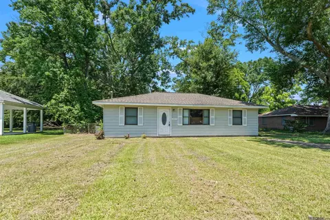 1477 Nichols St, Baker, LA 70714