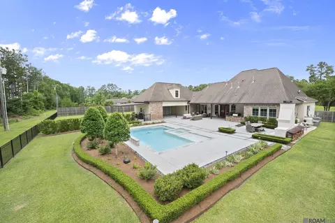 8242 Wildwood Dr, Denham Springs, LA 70706