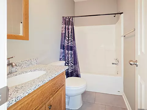 Bath - 13344 David Lee Dr, Walker, LA 70785 photo 2 of 2