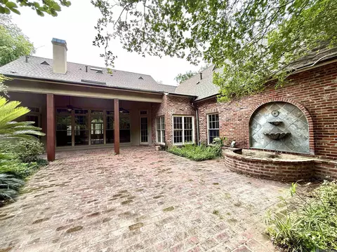 1831 Old Plantation Ln, Baton Rouge, LA 70806