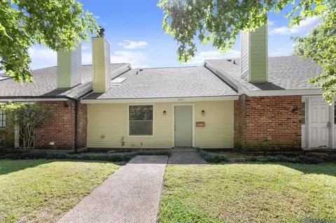 2261 Stonehenge Ave, Baton Rouge, LA 70820