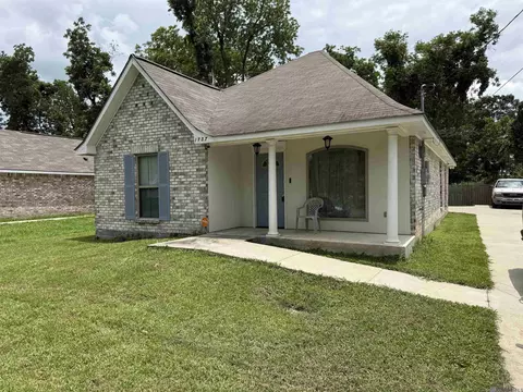 1737 Ravier Ln, Sunshine, LA 70780