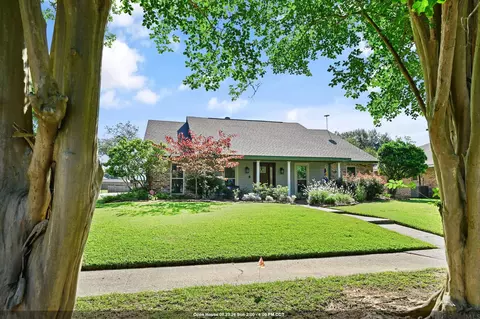 9979 Hackberry Dr, Baton Rouge, LA 70809
