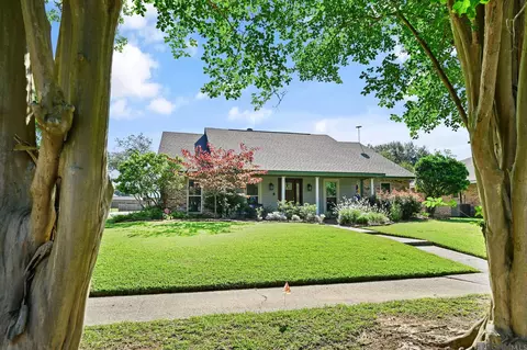 9979 Hackberry Dr, Baton Rouge, LA 70809
