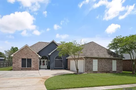 32846 Briar Oak Dr, Walker, LA 70785