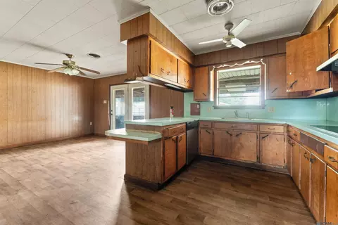 403 Vatican Dr, Donaldsonville, LA 70346