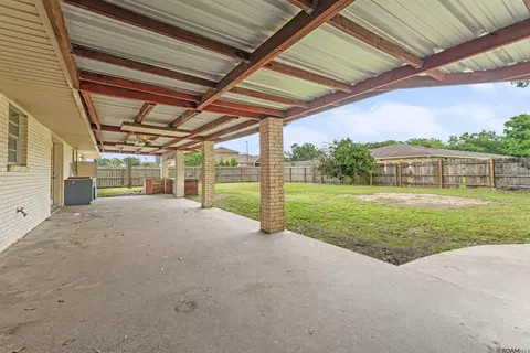 403 Vatican Dr, Donaldsonville, LA 70346