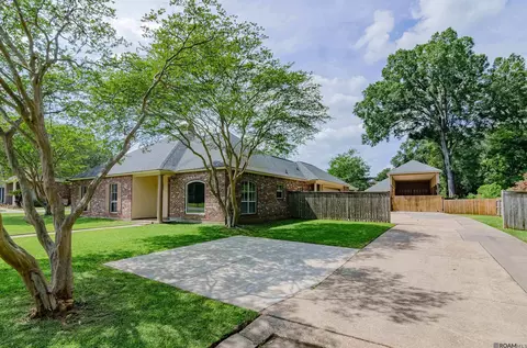 2767 Peachtree Ln, Zachary, LA 70791
