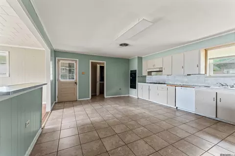 314 Vatican Dr, Donaldsonville, LA 70346
