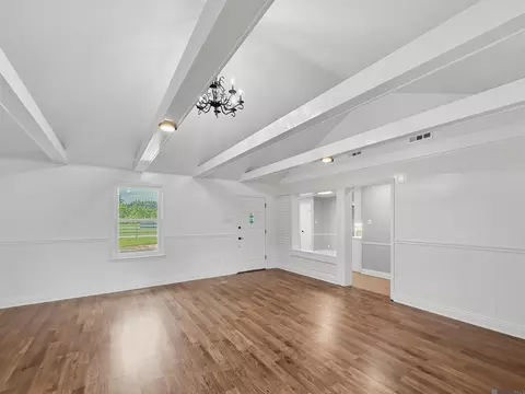 Living - 12725 Arnold Rd, Walker, LA 70785 photo 2 of 5