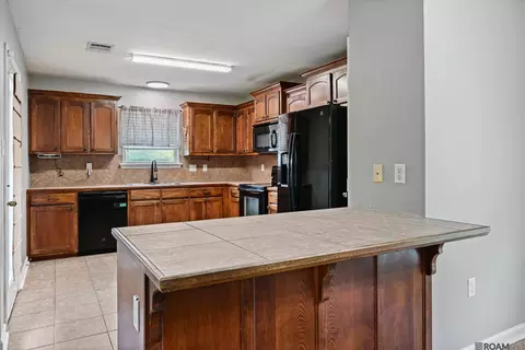 15418 Timberstone Dr, Prairieville, LA 70769