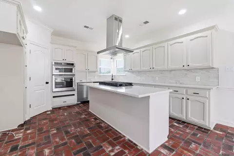 14377 Lazy Oaks Dr, Gonzales, LA 70737